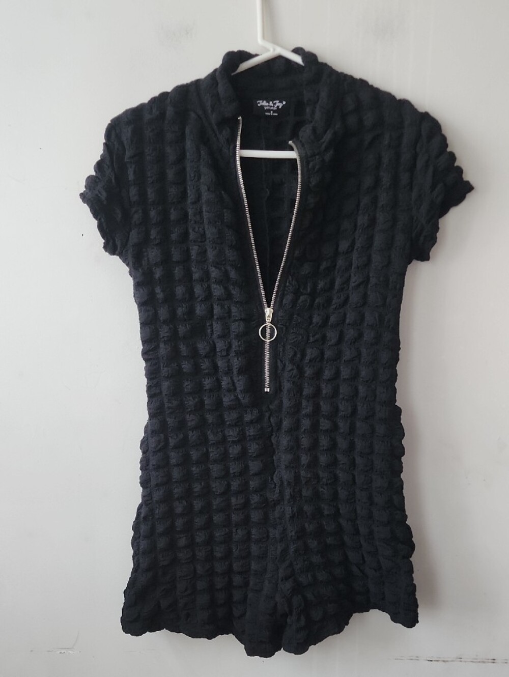 Black Textured Short-Sleeve Romper with Zip Front. New Without Tag - Picture 4 of 12